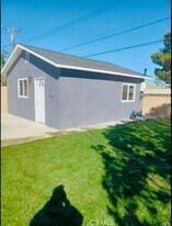 44290 Glenraven Rd in Lancaster, CA - Building Photo