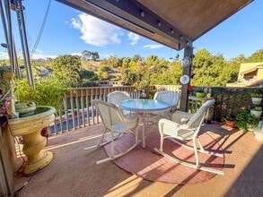 291 Sequoia Ct, Unit 31 in Thousand Oaks, CA - Building Photo - Building Photo