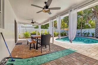 2932 NW 10th Ave in Wilton Manors, FL - Foto de edificio - Building Photo