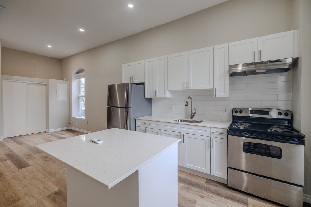 178 Front St in Sarnia, ON - Building Photo