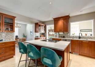 1221-1228 8 Ave SE in Calgary, AB - Building Photo - Building Photo