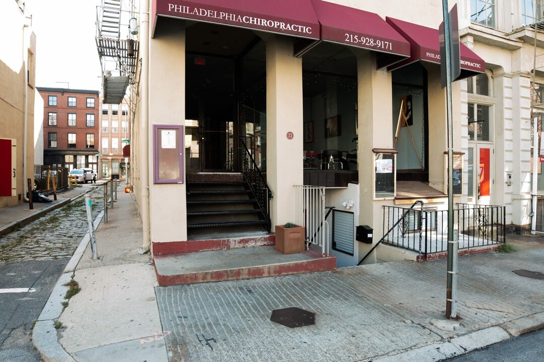 33 S 3rd St in Philadelphia, PA - Building Photo