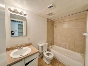 3616 Kolendo Ct in Las Vegas, NV - Foto de edificio - Building Photo