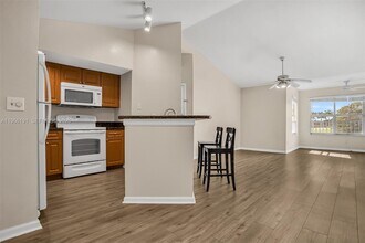 12650 Vista Isles Dr in Sunrise, FL - Building Photo - Building Photo