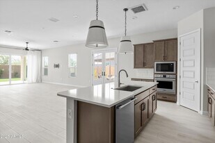 21425 N 59th St in Phoenix, AZ - Building Photo