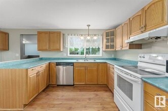 4308-4348 48 Ave in Bonnyville, AB - Building Photo - Building Photo