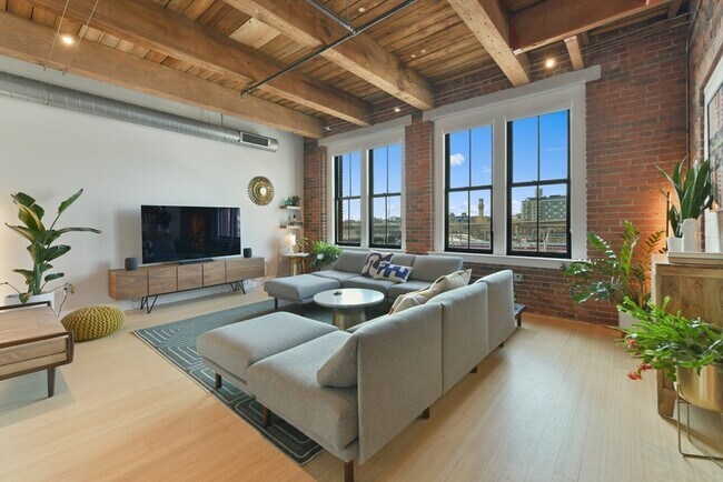 9 W Broadway in Boston, MA - Building Photo - Building Photo