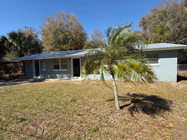 property at 150 Live Oak St