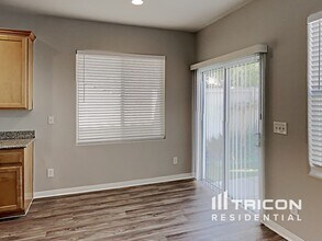 8424 Quarentina Ave in Las Vegas, NV - Building Photo - Building Photo