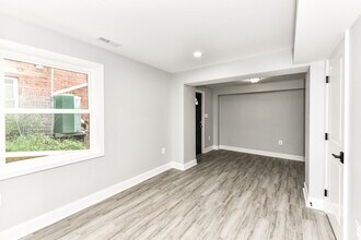 5352 Chillum Pl NE, Unit Bsmt in Washington, DC - Foto de edificio - Building Photo