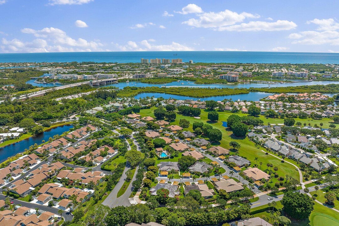 3736 Freshwater Dr in Jupiter, FL - Building Photo
