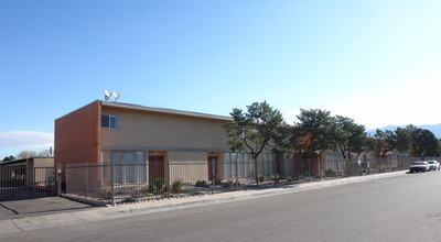 Penn Mar Apartments in Albuquerque, NM - Building Photo - Building Photo