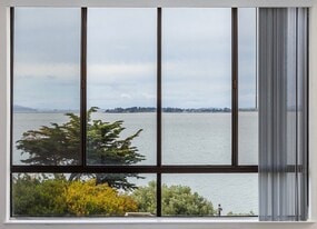 4 Captain Dr in Emeryville, CA - Building Photo