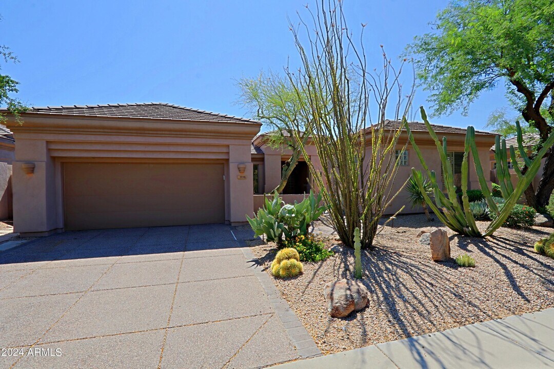 7155 E Night Glow Cir in Scottsdale, AZ - Building Photo