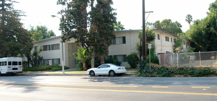 15044 Magnolia Blvd in Sherman Oaks, CA - Building Photo - Building Photo