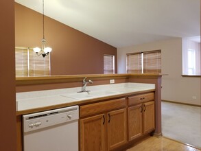 2532 Golf Ridge Cir in Naperville, IL - Building Photo - Building Photo