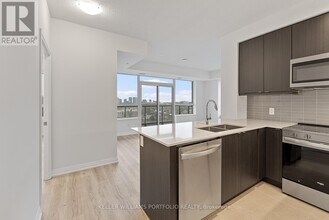 3270 Sheppard Ave E in Toronto, ON - Building Photo - Building Photo