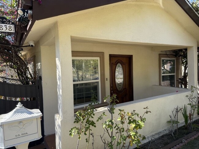 property at 1838 Glenwood Rd