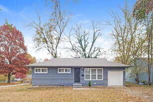 7611 E 107th St in Kansas City, MO - Building Photo