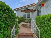 14955 Avenida Venusto in San Diego, CA - Foto de edificio - Building Photo