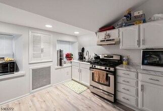 265 Glen Ave in Midland Park, NJ - Building Photo - Building Photo