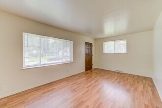 3937 Jane Ave in St. Ann, MO - Building Photo - Building Photo