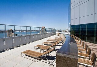 505 W 37th St in New York, NY - Building Photo - Building Photo