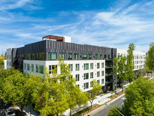 The Mansion in Sacramento, CA - Foto de edificio - Building Photo