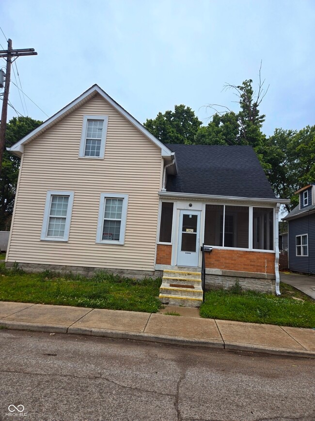 property at 352 W 28th St