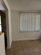 25 Meta Dr in Swansea, IL - Foto de edificio - Building Photo