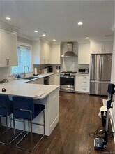 68 Henry Ave-Unit -LEFT SIDE in Harrison, NY - Foto de edificio - Building Photo