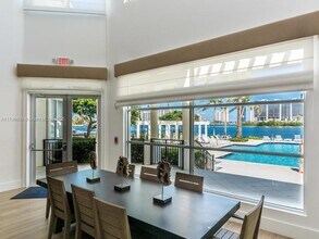 3235 NE 184th St, Unit 11303 in North Miami Beach, FL - Building Photo - Building Photo