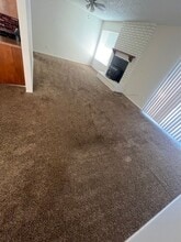 1036 S Noyes Ct in Visalia, CA - Building Photo - Building Photo