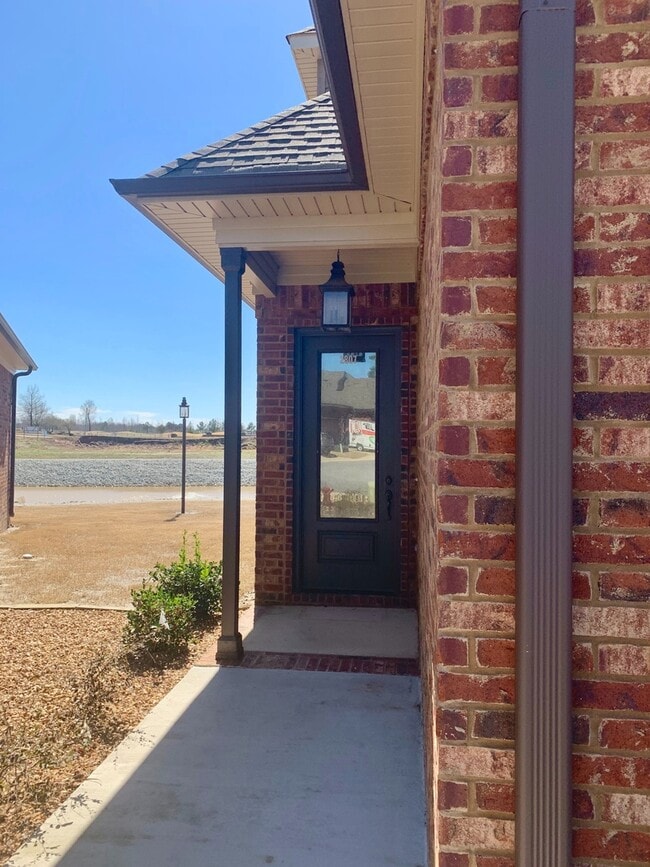 2807 Village Meadow Cv in Jonesboro, AR - Building Photo - Building Photo