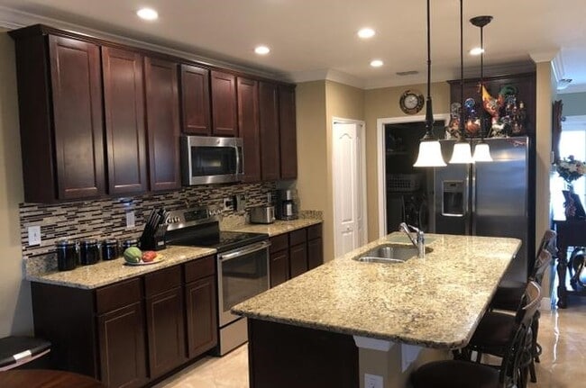 4001 SW Canrady St in Port St. Lucie, FL - Building Photo - Building Photo