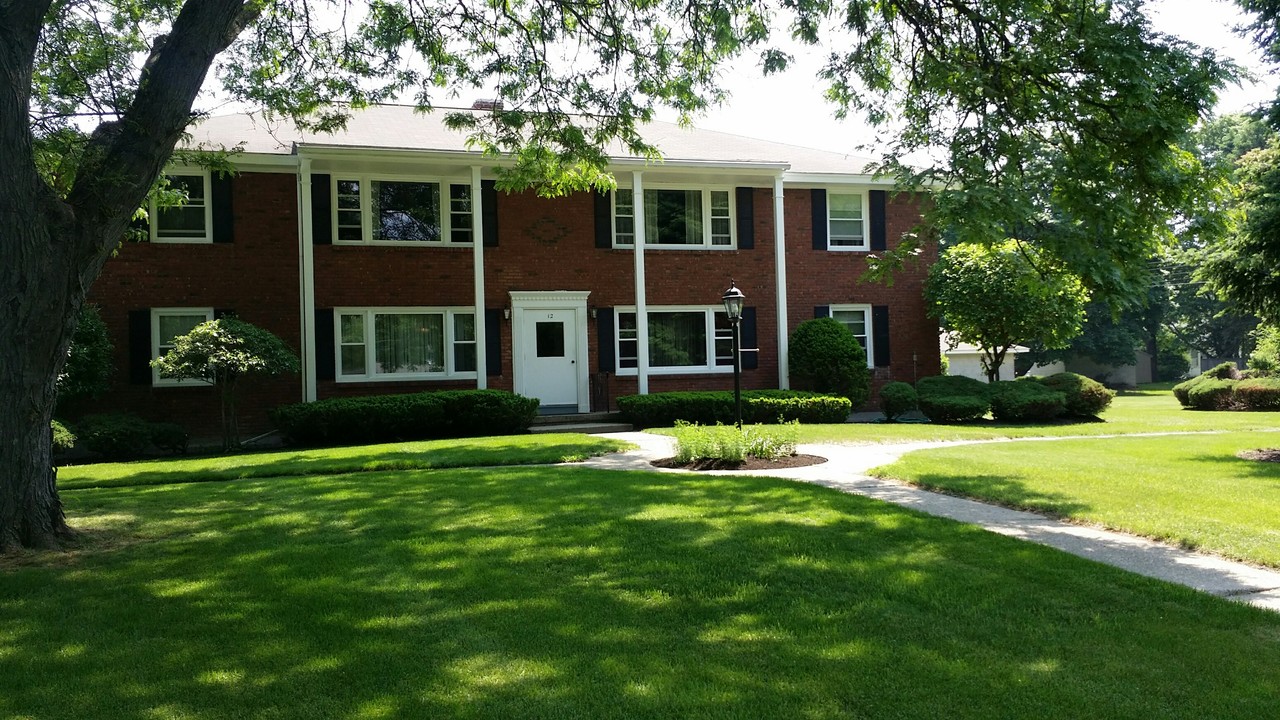 Orchard Garden Apartments in Delmar, NY - Building Photo