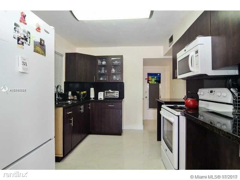 1075 92nd St-Unit -# 3044 in Bay Harbor Islands, FL - Building Photo