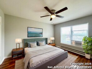 243 Deerwood Dr in San Antonio, TX - Building Photo - Building Photo