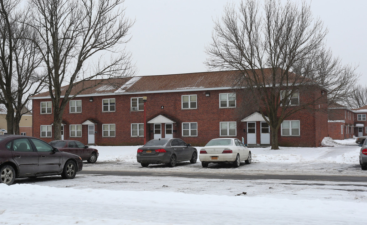 Humphrey Garden in Utica, NY - Building Photo