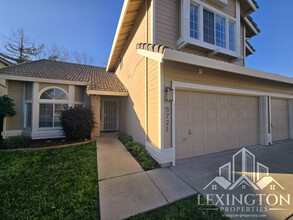 5721 River Run Cir in Rocklin, CA - Building Photo - Building Photo