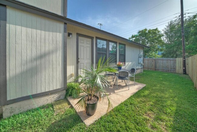 property at 1004 Hyridge St