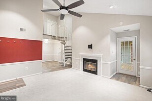 12263 Wadsworth Way in Woodbridge, VA - Building Photo