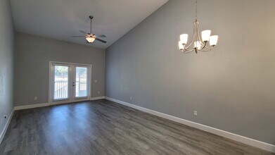 1088 NW 126 Way in Newberry, FL - Building Photo - Building Photo