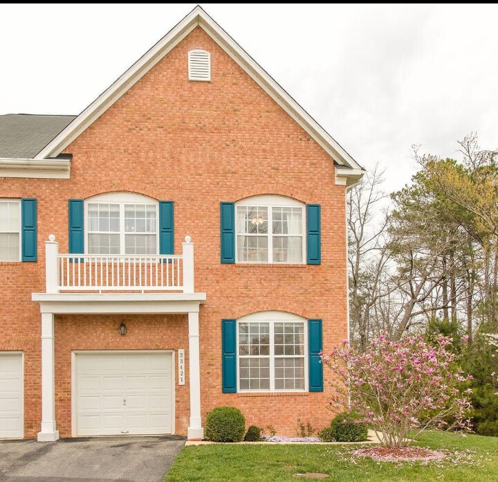23421 Dahlia Cir in California, MD - Building Photo