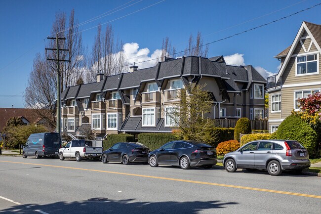 Royalton Court in North Vancouver, BC - Building Photo - Building Photo