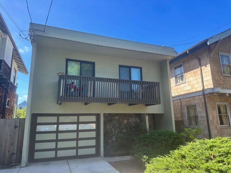 2138 Derby St in Berkeley, CA - Foto de edificio