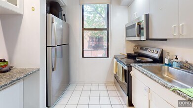 78 W 11th St in New York, NY - Building Photo - Building Photo