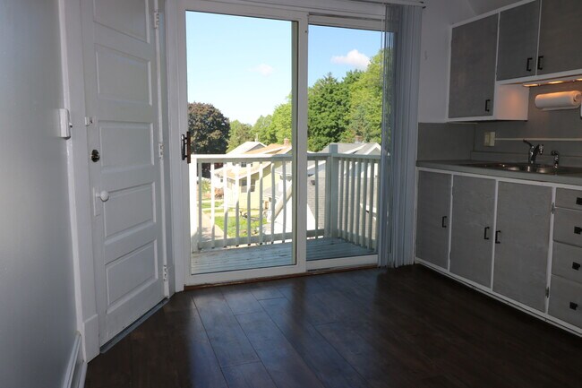 124 Proudfit St, Unit 3 in Madison, WI - Building Photo - Building Photo