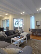 7 Leverett St in Brookline, MA - Foto de edificio - Building Photo