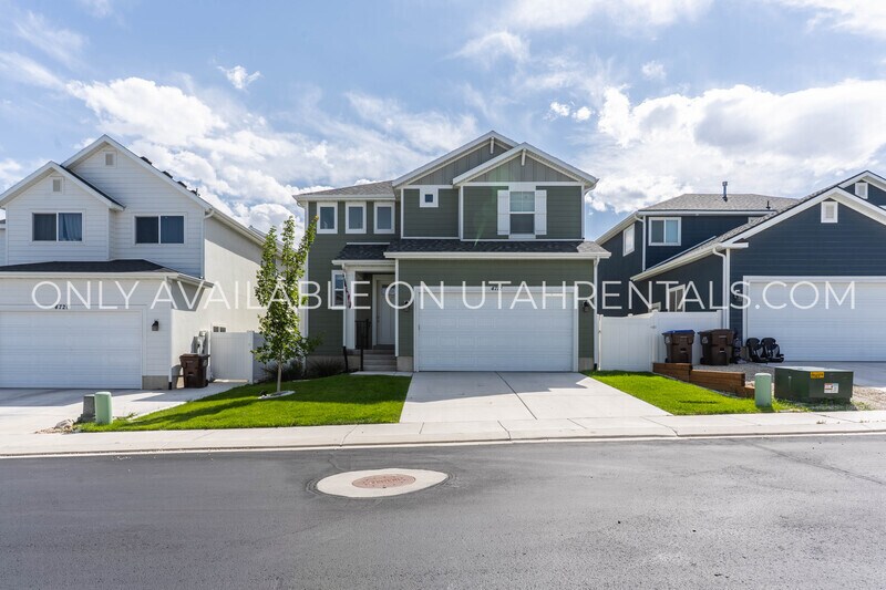 4712 Rustic Ranch Way in Eagle Mountain, UT - Building Photo